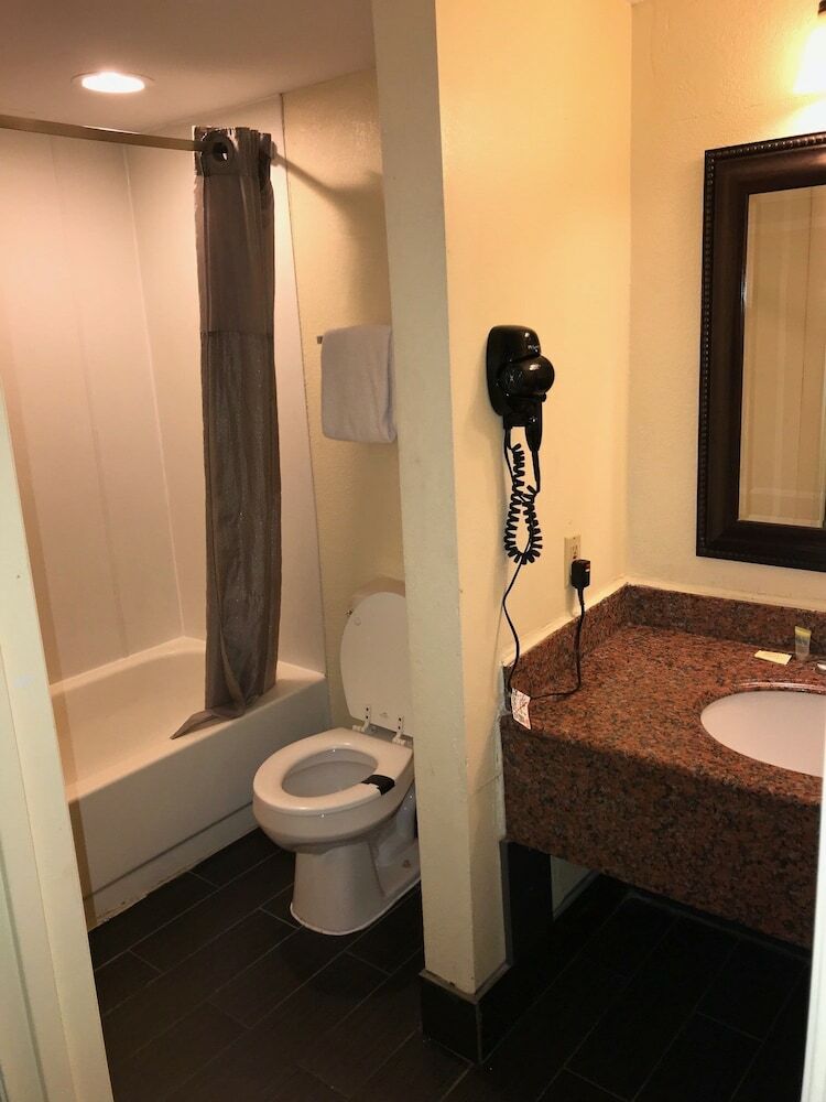 Motel La Casa Inn & Suites