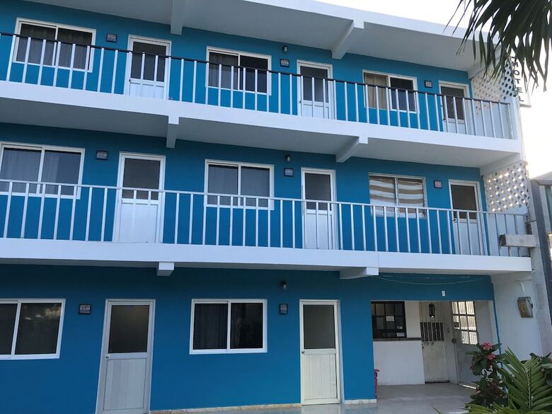 Motel Blue Coconut Cancun