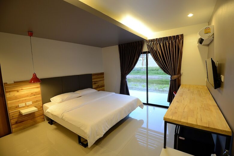 Hotel Sabye D Resort At Surat