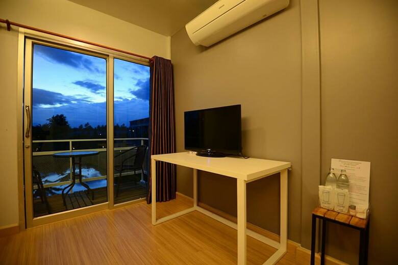 Hotel Sabye D Resort At Surat