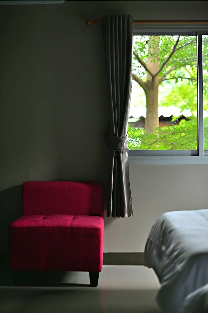 Hotel Sabye D Resort At Surat