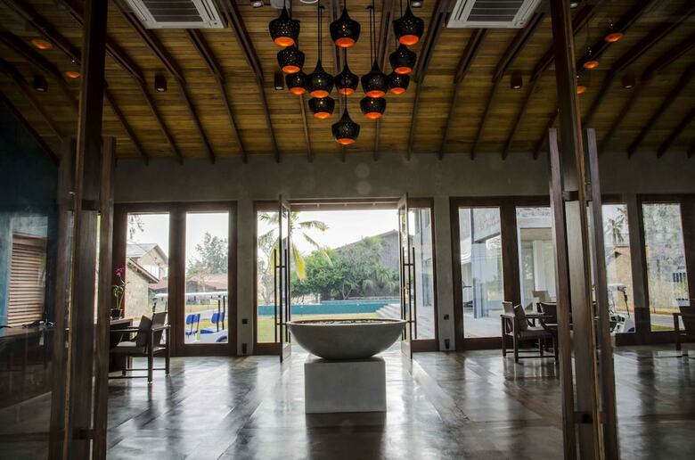 Hotel Arie Lagoon