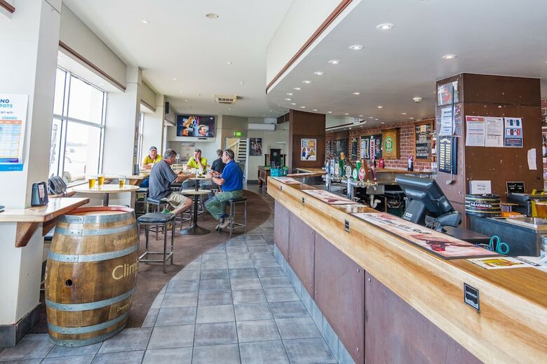 Merimbula Lakeview Hotel