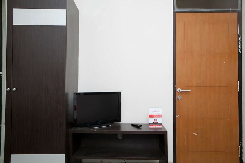 Hotel Reddoorz @ Babakan Jeruk 2