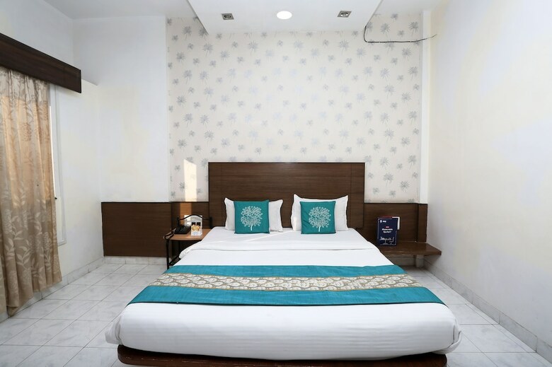 Oyo 7693 Saish Hotel