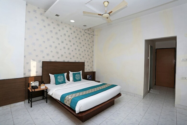 Oyo 7693 Saish Hotel