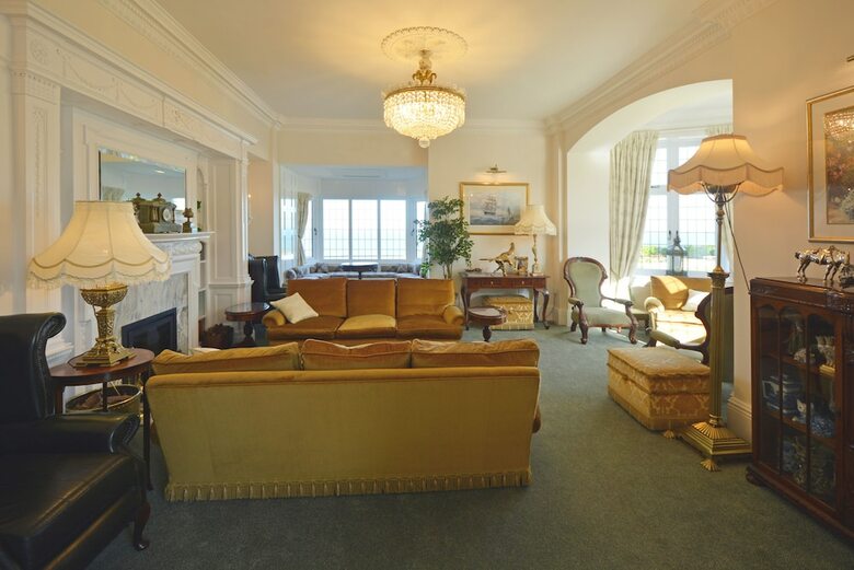 Hotel Haven Hall