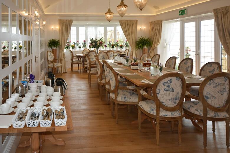 Hotel Haven Hall