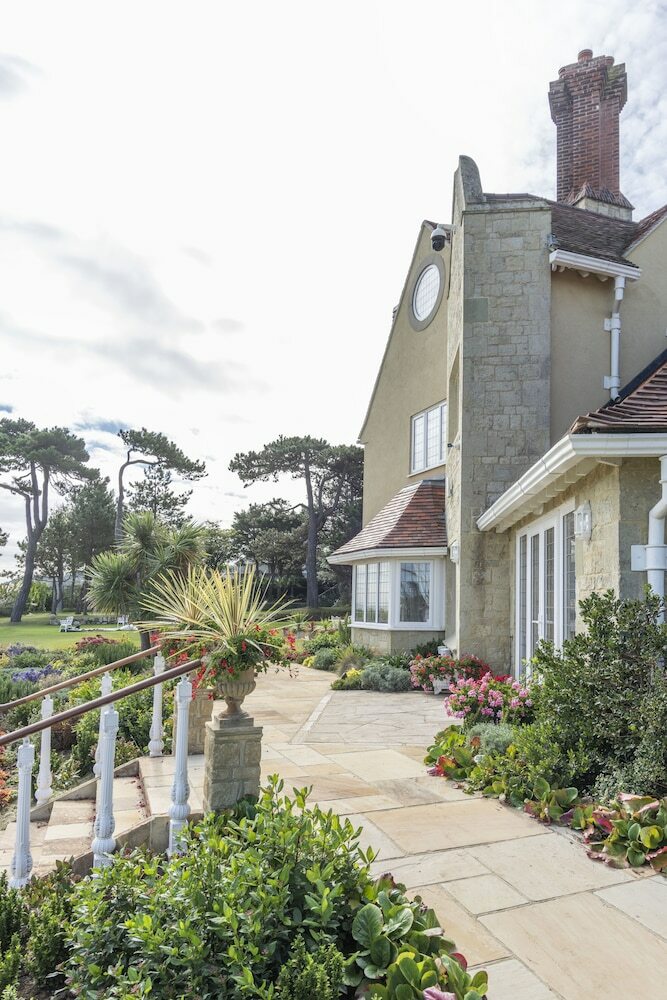 Hotel Haven Hall