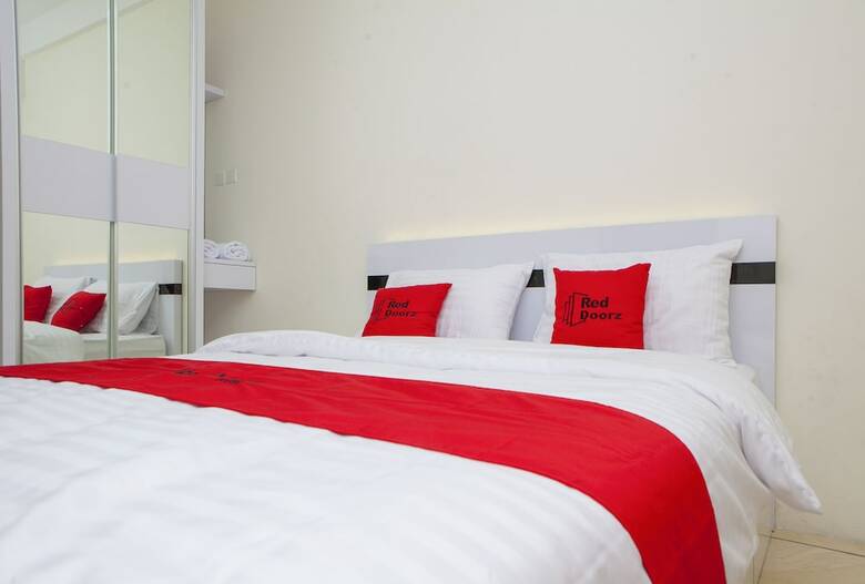 Hotel Reddoorz Apartment @ Tamansari Panoramic Soekarno