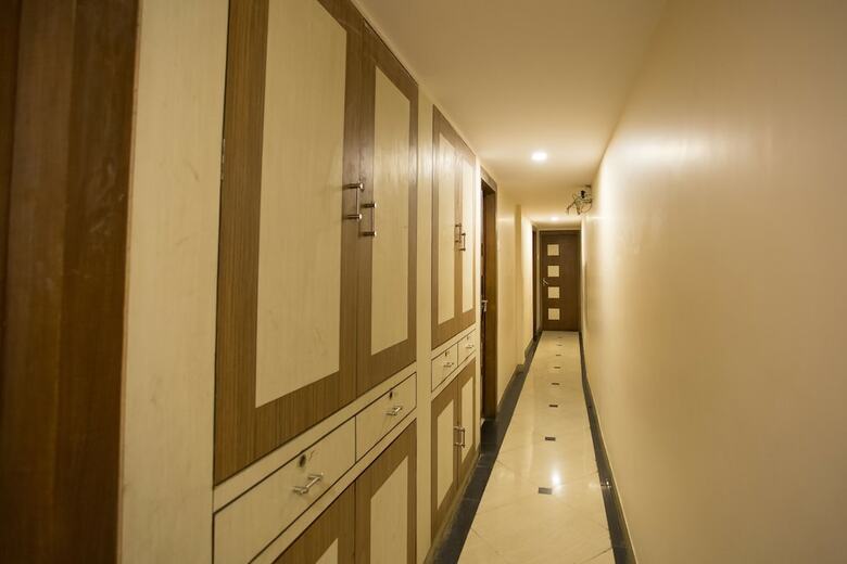 Oyo 7154 Hotel Highland Residency