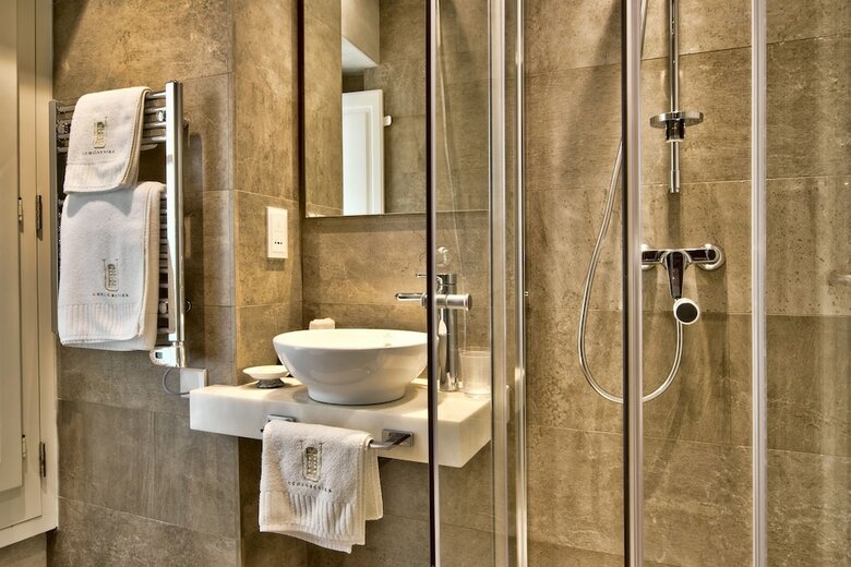 U Collection Suites & Apartments