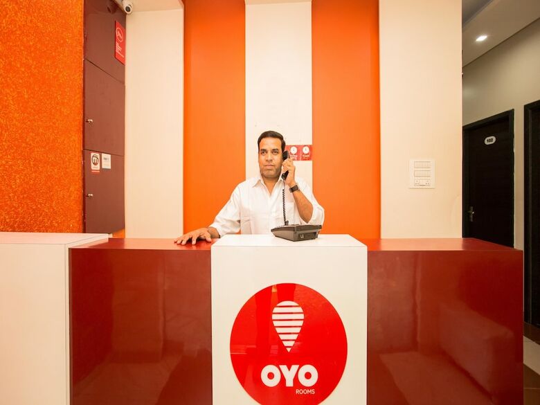 Hotel Oyo 7148 Adore Inn