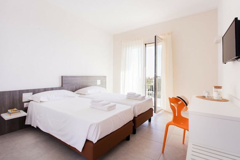 Luna Minoica Suites & Apartments