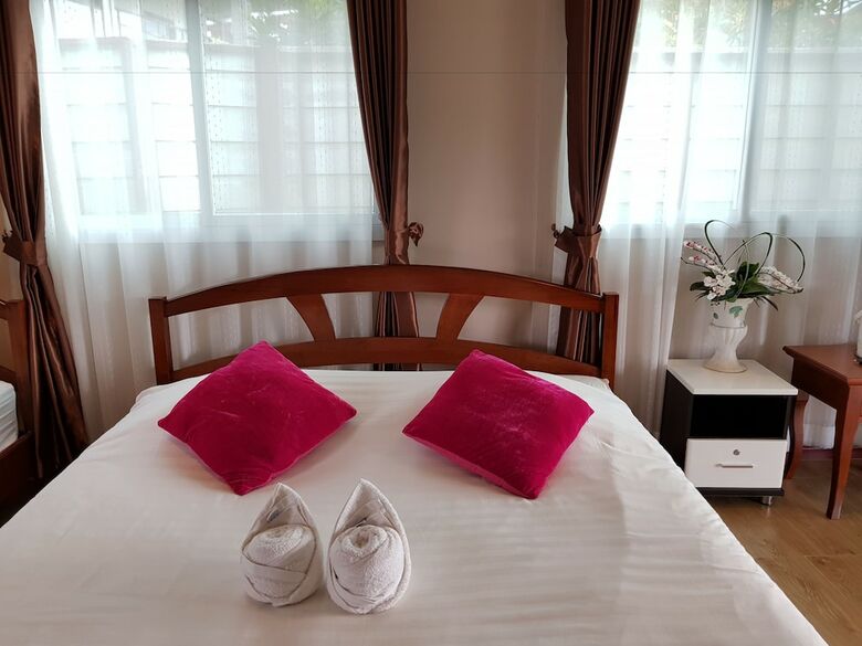Hotel Baanmorkburi Resort