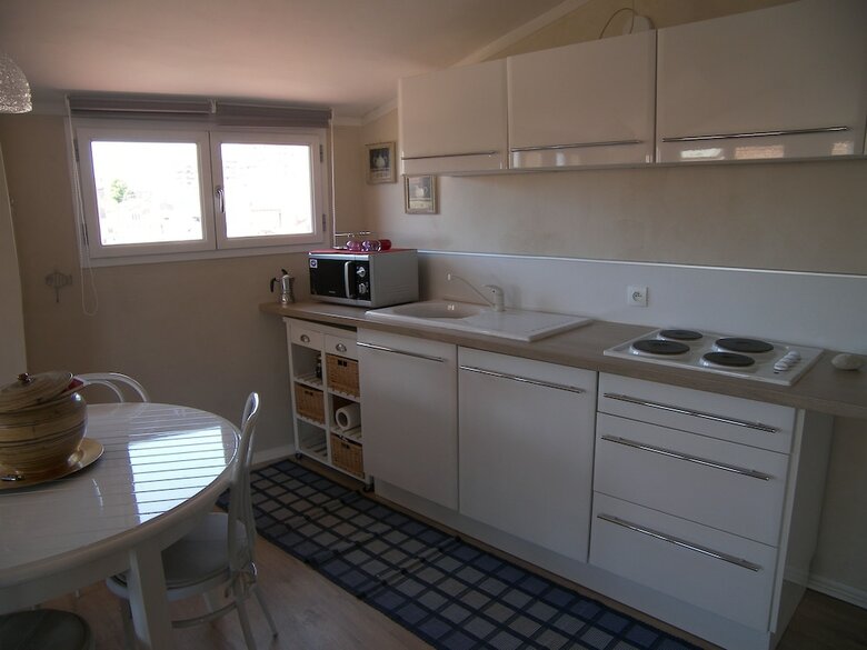 Charming Apartment Forville Market
