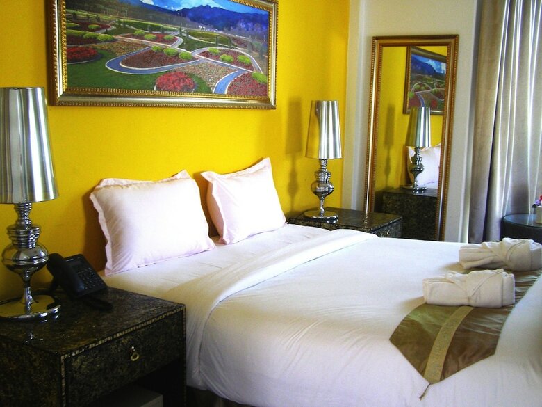 Hotel The Bloom By Tv Pool