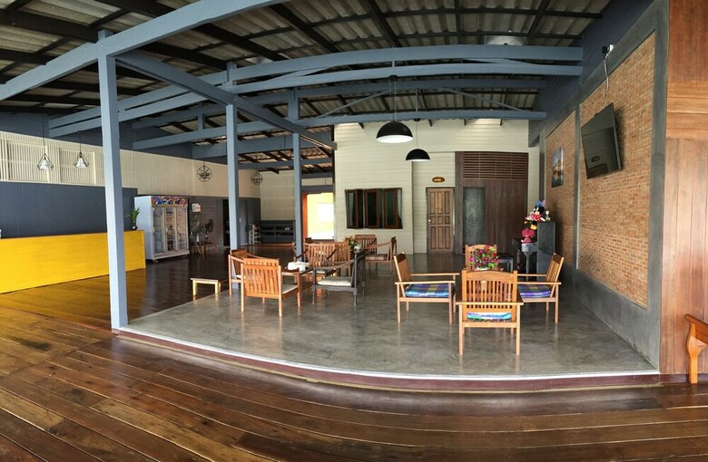 Hotel Baanchansamut Homestay