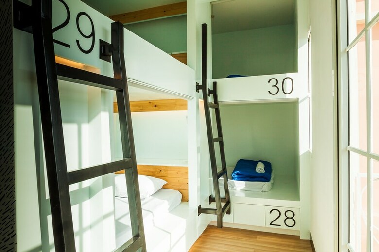Hostal Travel Light Hostel Pattaya