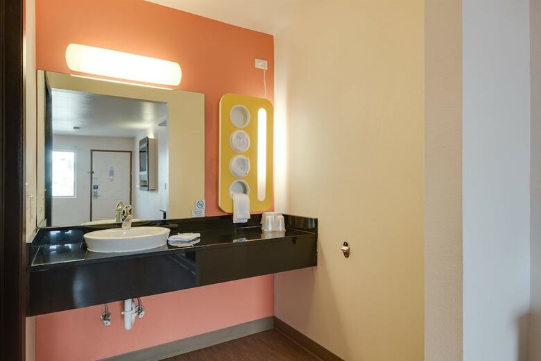 Motel 6 Brownsville North