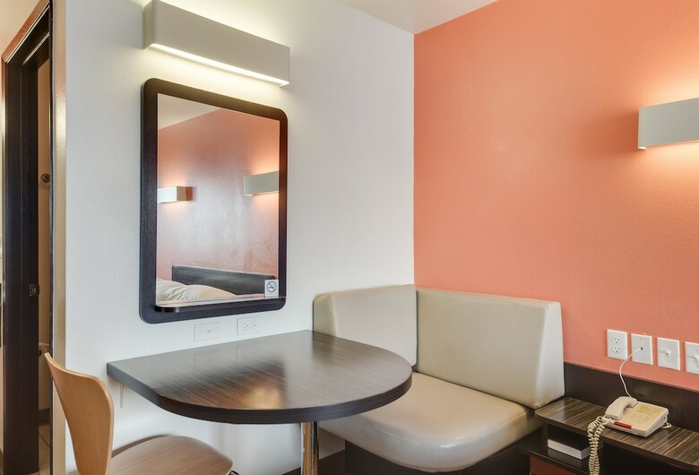Motel 6 Brownsville North