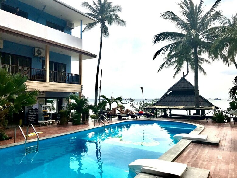 Hostal Carabao Dive Resort
