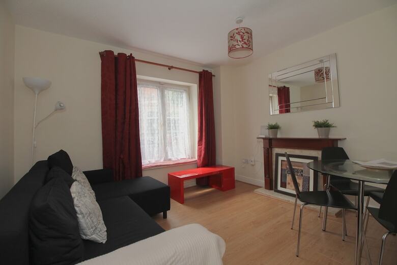 South City Centre Apartment