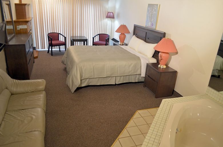 Grand Memories Hotel & Suites