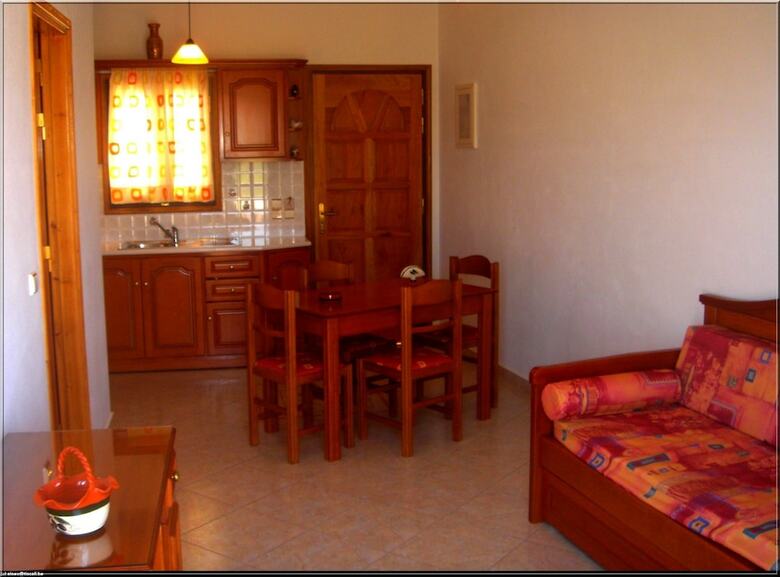 Birikos Hotel & Suites