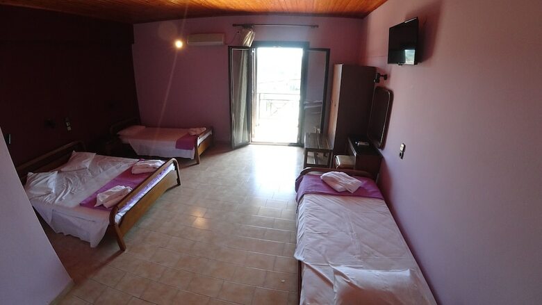 Petania Hotel & Apartments