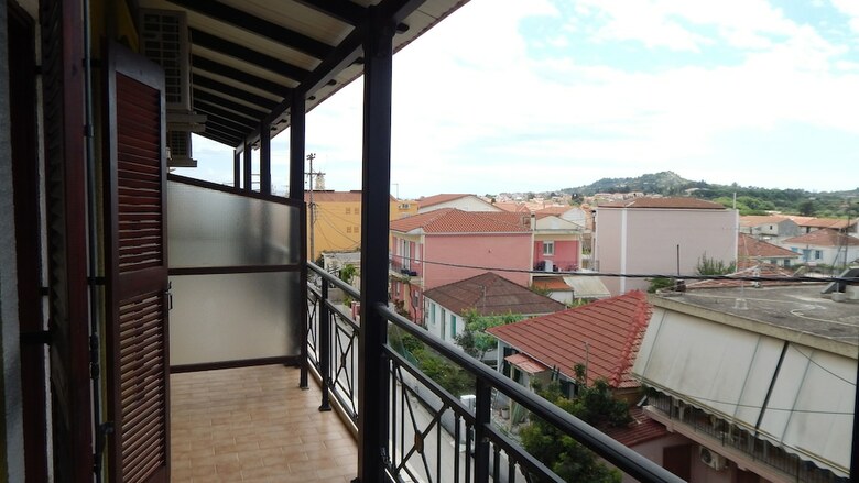 Petania Hotel & Apartments