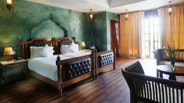 Hotel Amritara Aura Spa And Retreat