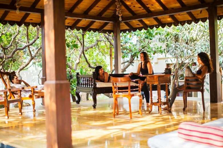 Hotel Amritara Aura Spa And Retreat