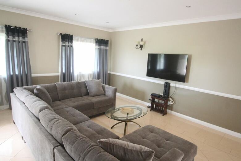 Villa Summer Breeze Vacation Home