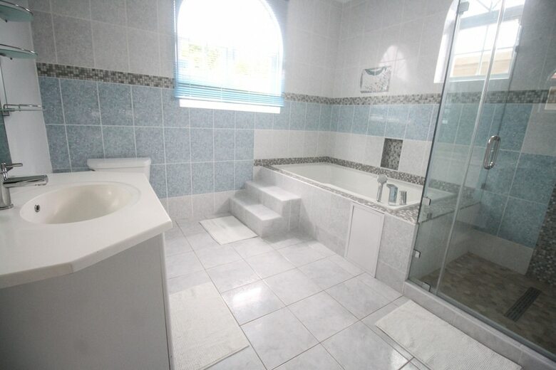 Villa Summer Breeze Vacation Home