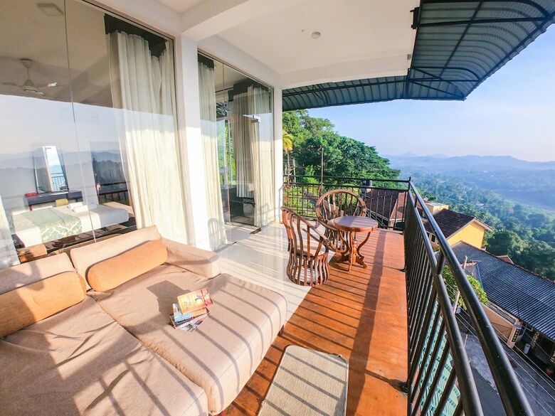 Romance Hills Hotel