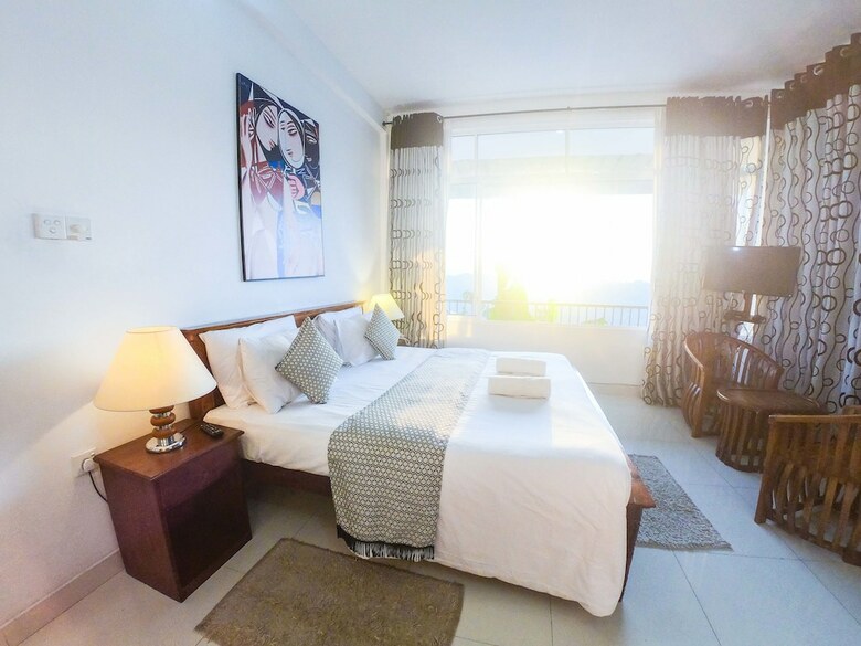 Romance Hills Hotel