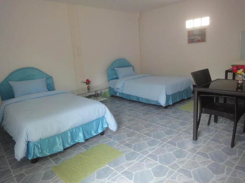 Hotel Coconut Home Resort