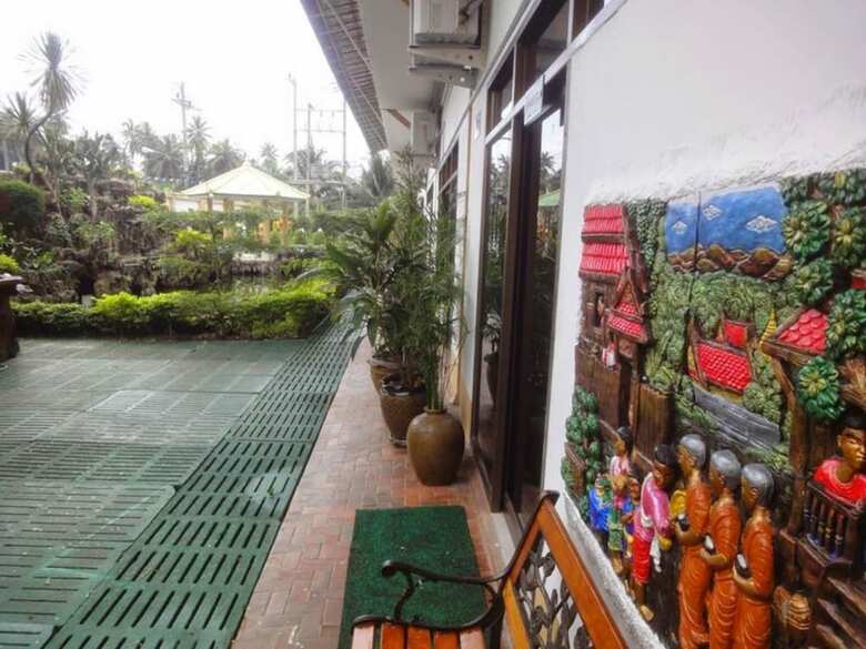 Hotel Coconut Home Resort