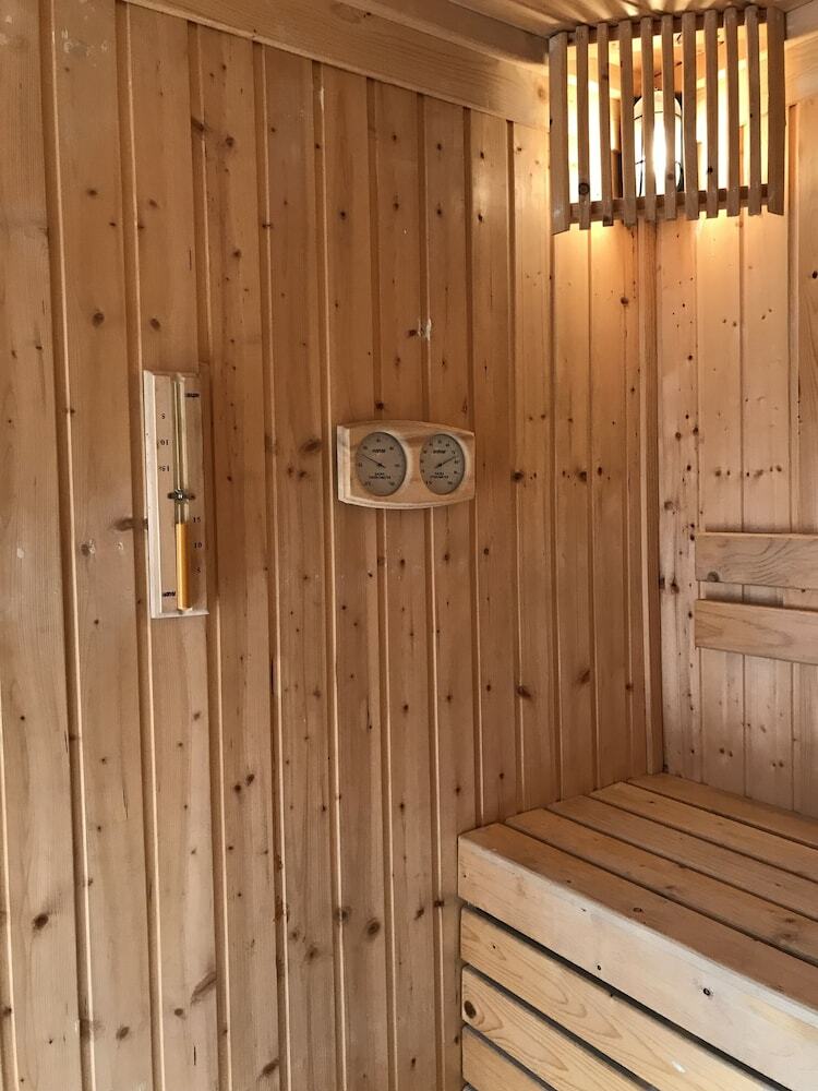 V20 Boutique Hotel By Locals