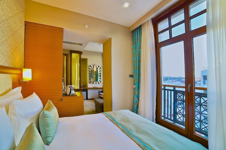 Momento Golden Horn Hotel