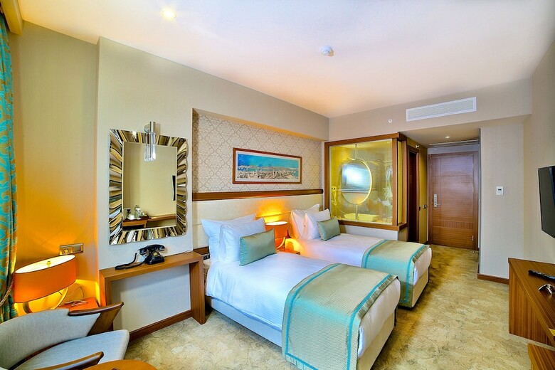 Momento Golden Horn Hotel