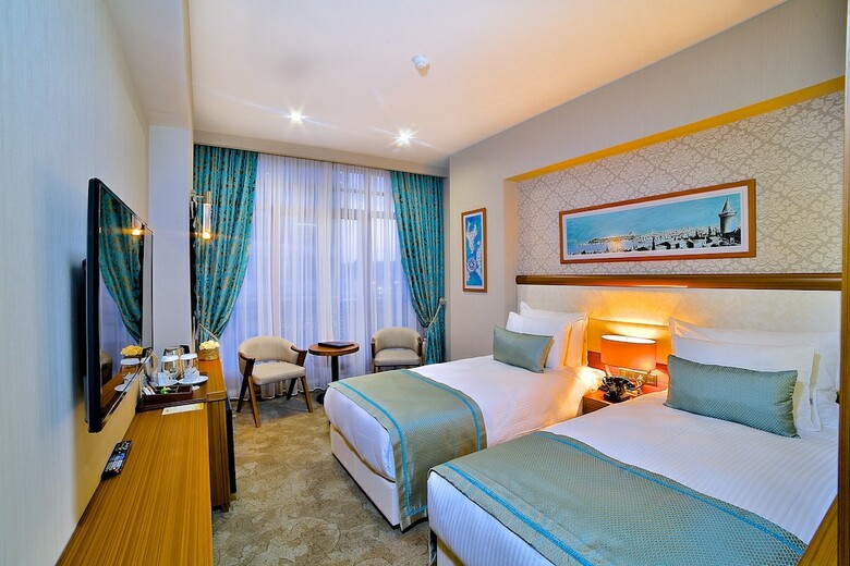 Momento Golden Horn Hotel
