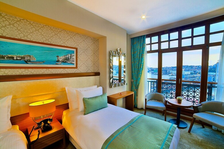 Momento Golden Horn Hotel