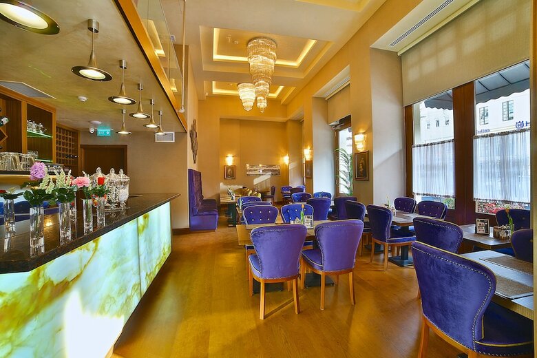 Momento Golden Horn Hotel