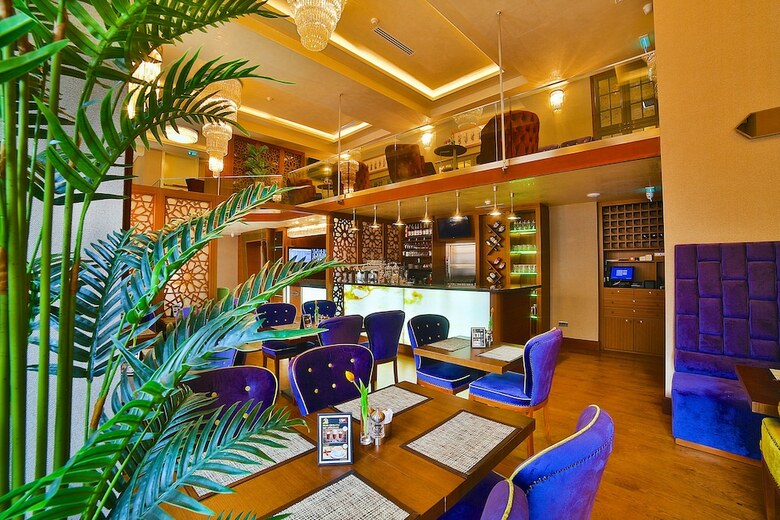 Momento Golden Horn Hotel