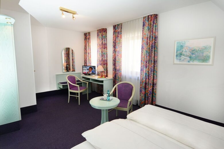 Hostal Hotel Weisses Lamm