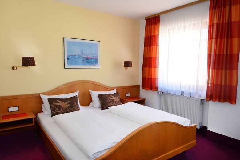 Hostal Hotel Weisses Lamm
