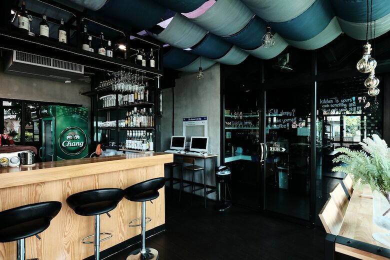 Hostal Wayha Hostel Don Mueang Airport