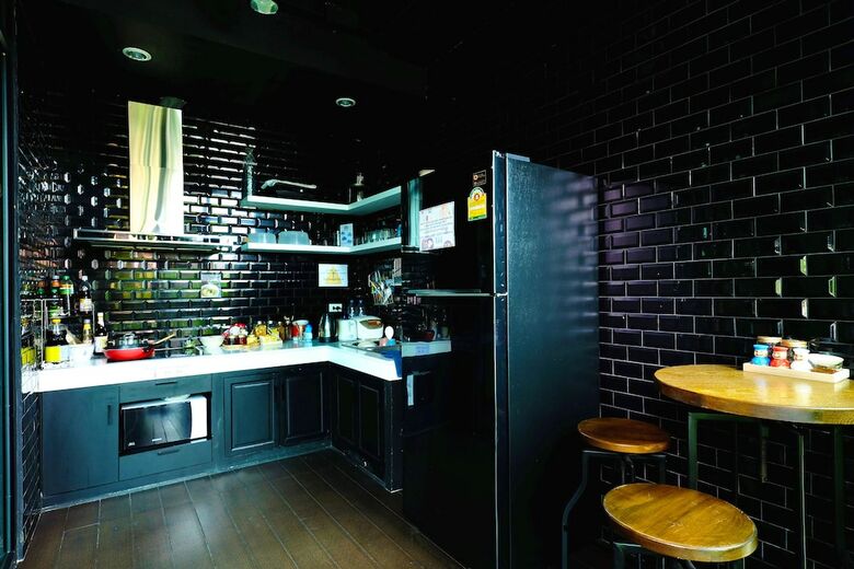Hostal Wayha Hostel Don Mueang Airport